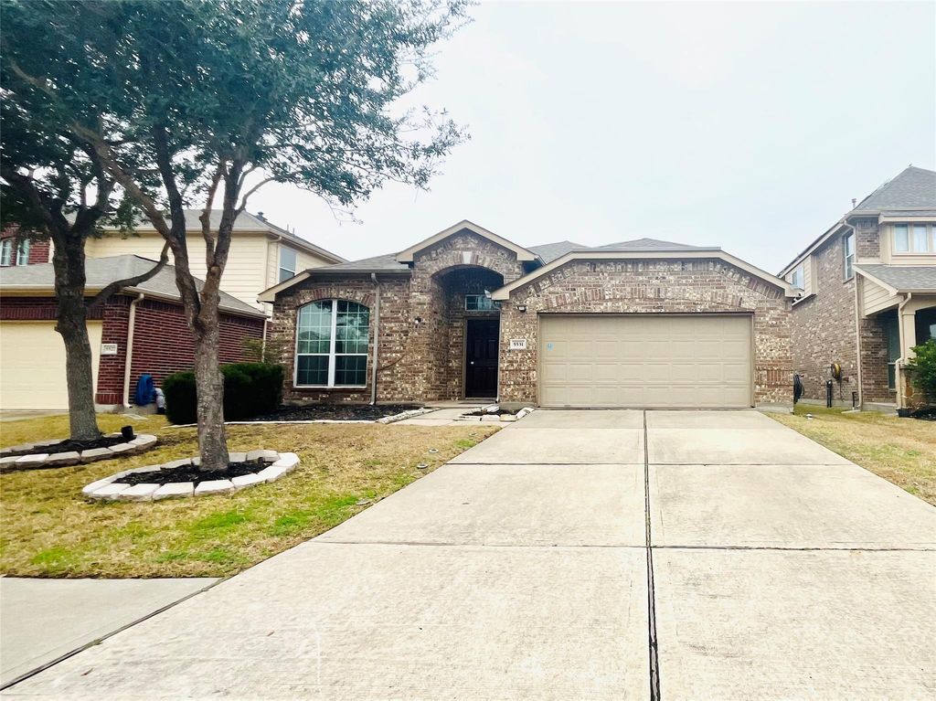 5531 Jay Thrush Drive, Richmond, TX 77407