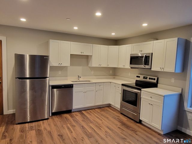 155 Greenwood Avenue E201, Bethel, CT 06801