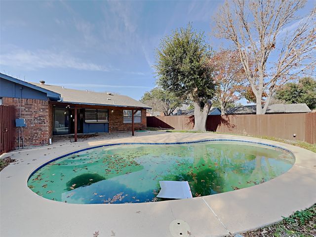 3522 Whitney Drive, Carrollton, TX 75007