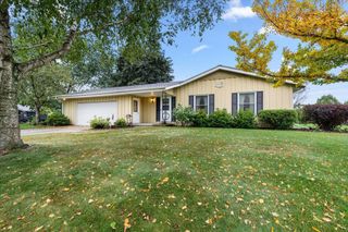 6819 Eastwood TRAIL, West Bend, WI 53090