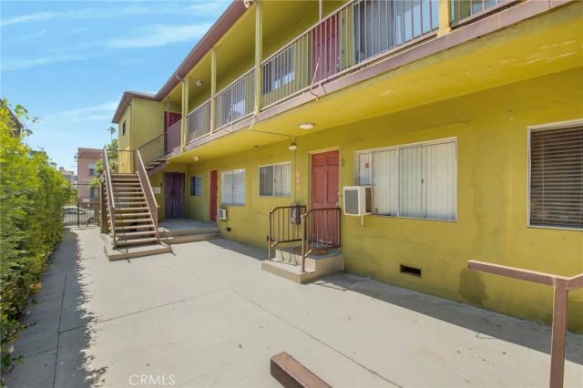 1646 N Harvard, Los Angeles, CA 90027