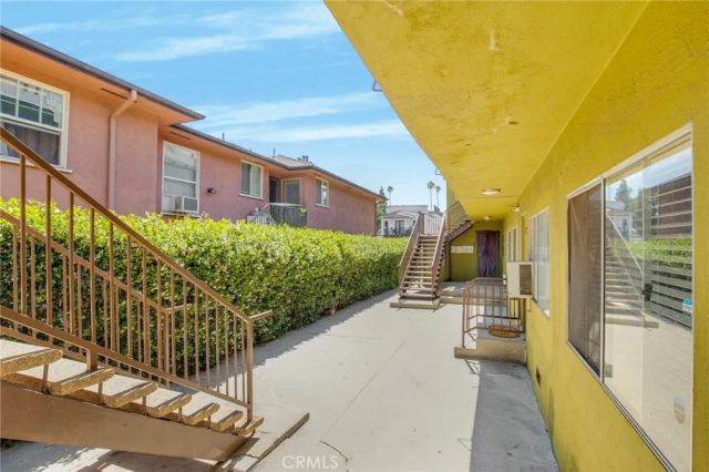 1646 N Harvard, Los Angeles, CA 90027