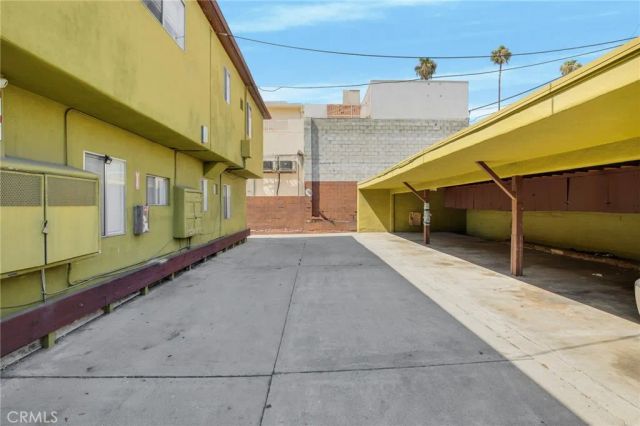 1646 N Harvard, Los Angeles, CA 90027