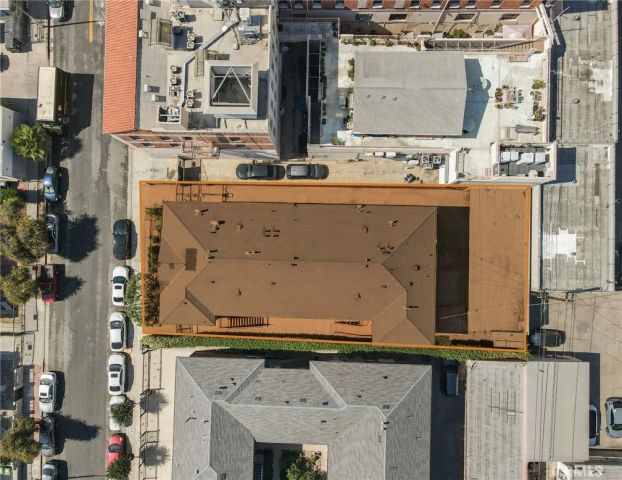 1646 N Harvard, Los Angeles, CA 90027