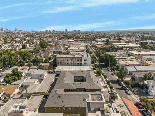 1646 N Harvard, Los Angeles, CA 90027