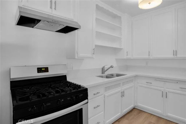 1646 N Harvard, Los Angeles, CA 90027