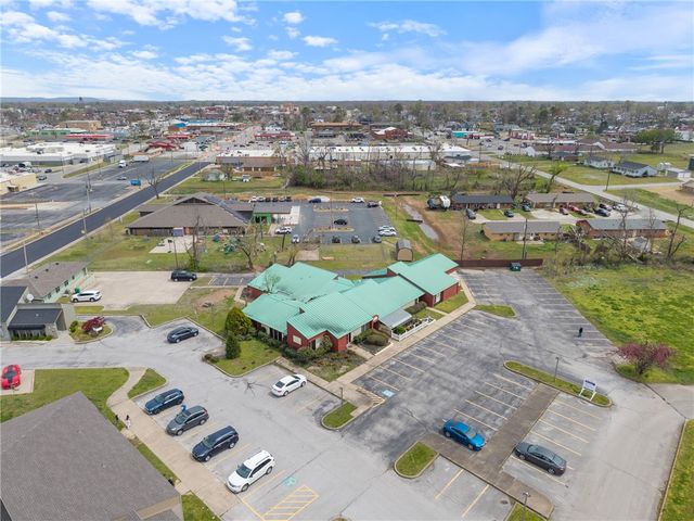 1106 W Poplar Place, Rogers, AR 72756