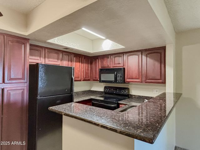 3535 W TIERRA BUENA Lane 236, Phoenix, AZ 85053