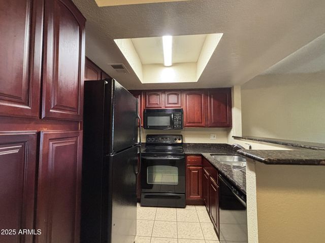 3535 W TIERRA BUENA Lane 236, Phoenix, AZ 85053