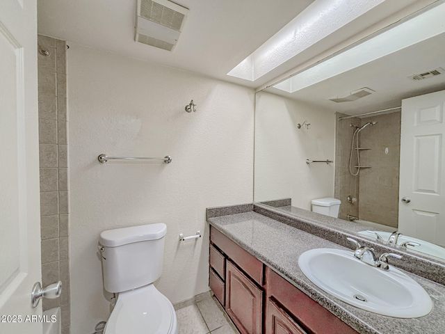 3535 W TIERRA BUENA Lane 236, Phoenix, AZ 85053