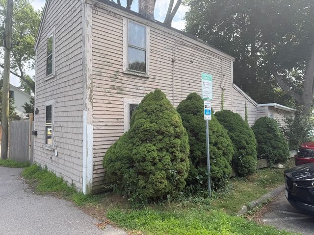 2 Lebaron Aly, Plymouth, MA 02360