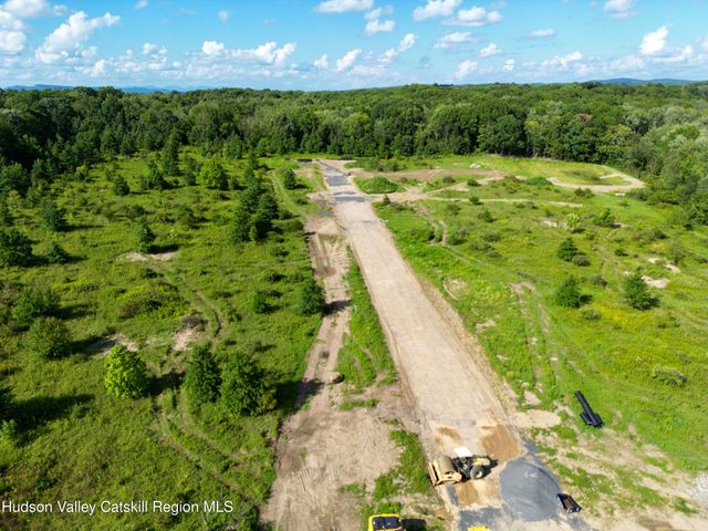 13 Lindsey Court, Wallkill, NY 12589