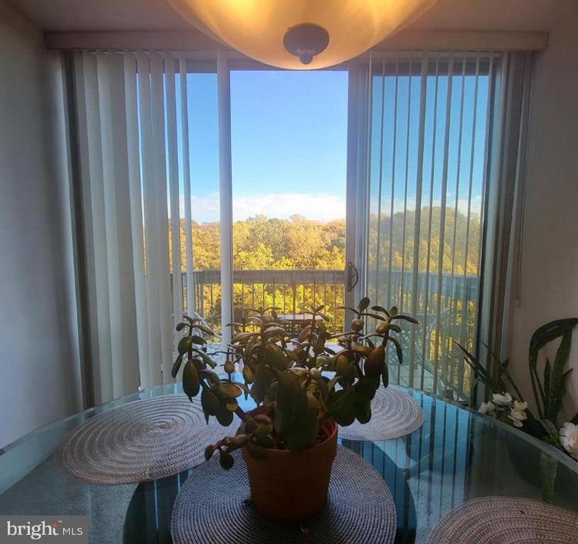 3600 CONSHOHOCKEN AVE #606, PHILADELPHIA, PA 19131 — exterior