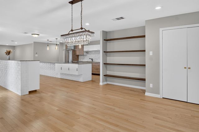 5963 River Bend Drive, Benbrook, TX 76132
