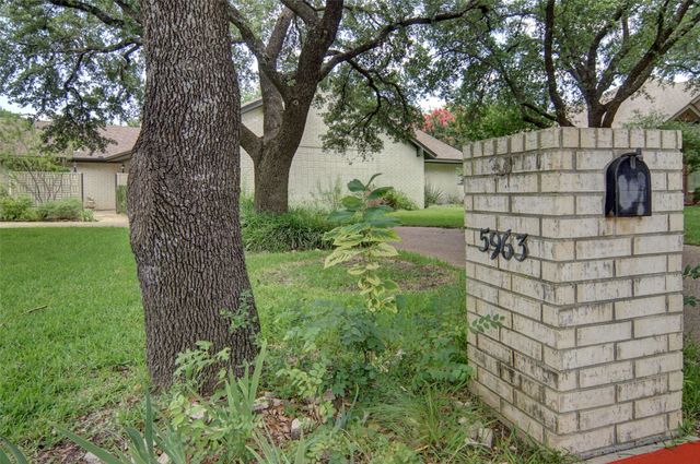 5963 River Bend Drive, Benbrook, TX 76132