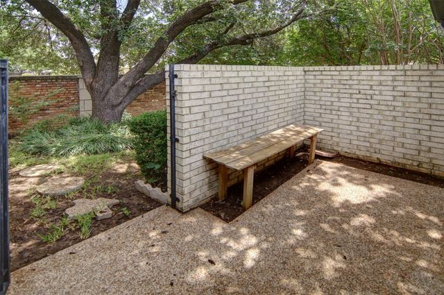 5963 River Bend Drive, Benbrook, TX 76132