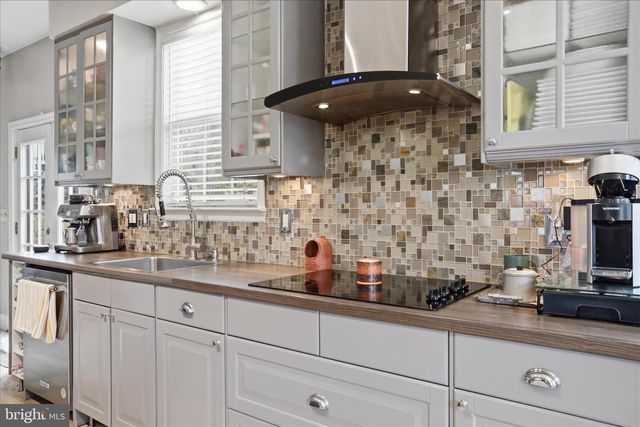 105 DOGWOOD DR, Cross Junction, VA 22625