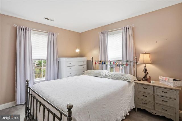 105 DOGWOOD DR, Cross Junction, VA 22625