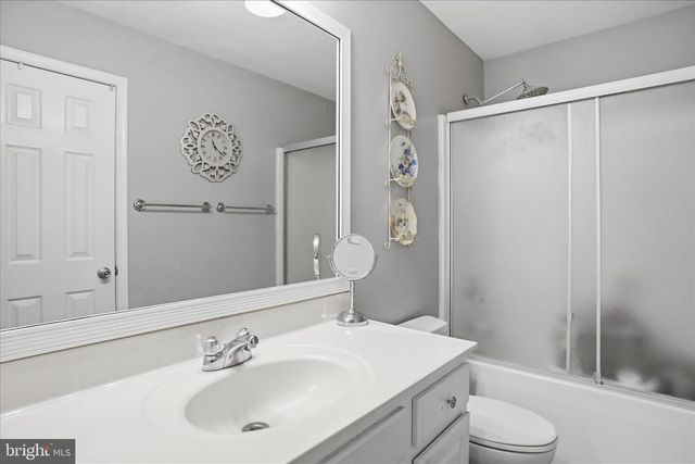 105 DOGWOOD DR, Cross Junction, VA 22625