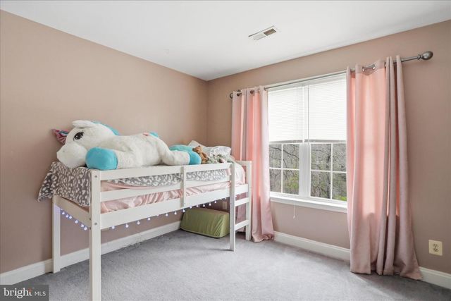105 DOGWOOD DR, Cross Junction, VA 22625