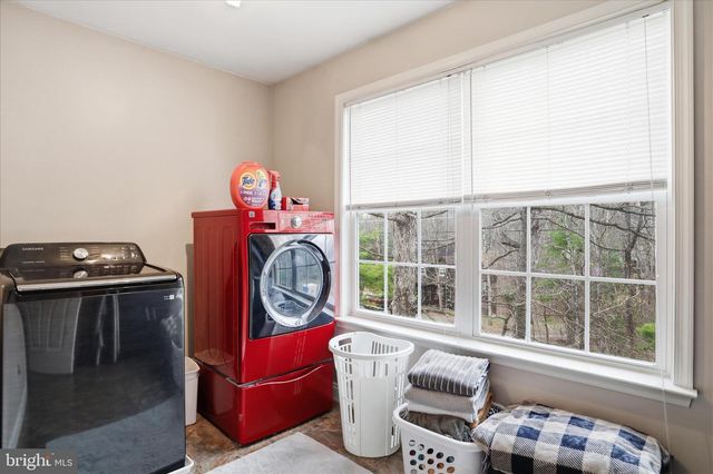 105 DOGWOOD DR, Cross Junction, VA 22625