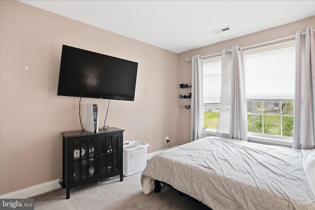 105 DOGWOOD DR, Cross Junction, VA 22625