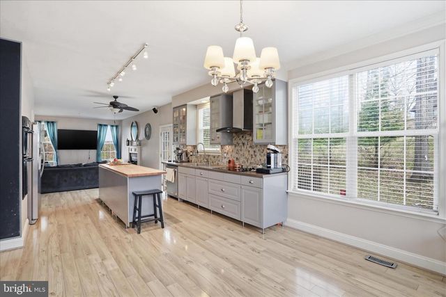 105 DOGWOOD DR, Cross Junction, VA 22625