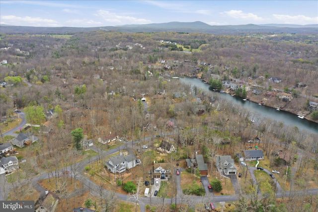 105 DOGWOOD DR, Cross Junction, VA 22625