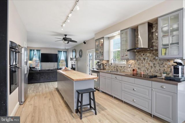 105 DOGWOOD DR, Cross Junction, VA 22625