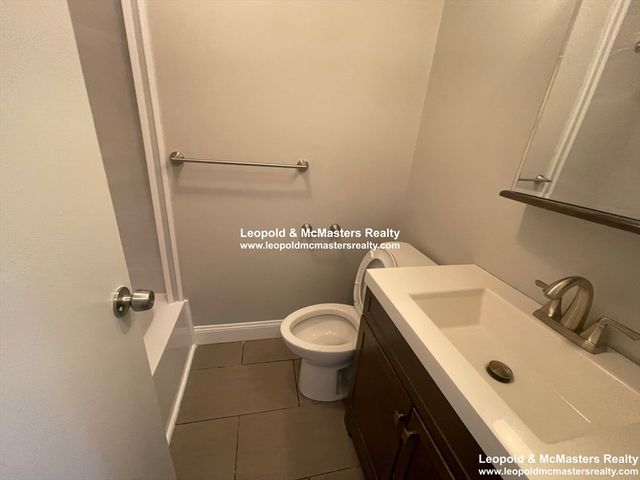 519 Washington St 14, Brookline, MA 02446