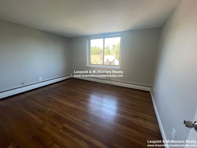 519 Washington St 14, Brookline, MA 02446