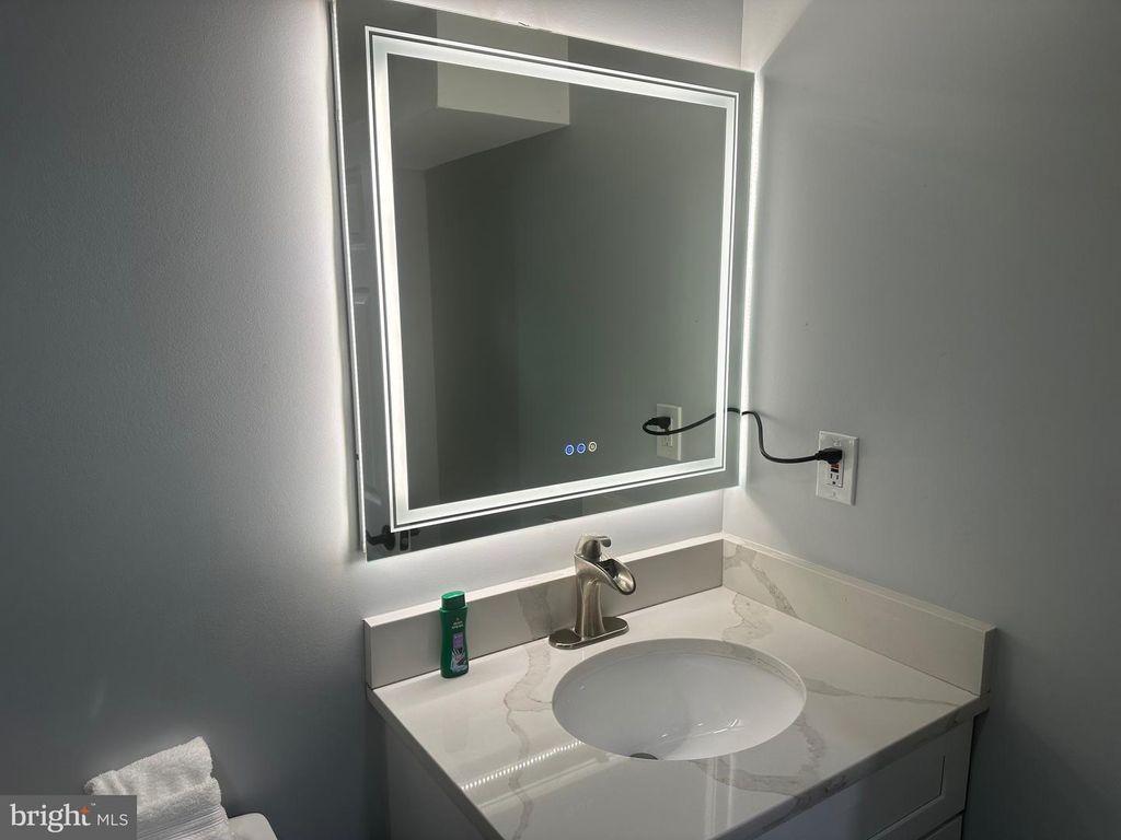 Image 12 of property listing at 806 SLIGO AVE, Silver Spring, MD 20910