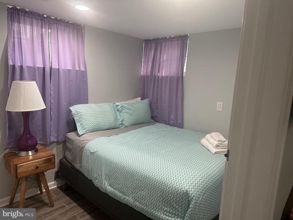 Image 14 of property listing at 806 SLIGO AVE, Silver Spring, MD 20910