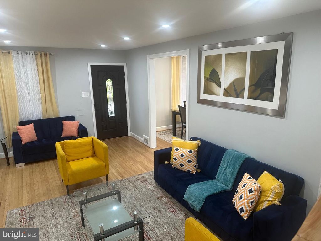 Image 16 of property listing at 806 SLIGO AVE, Silver Spring, MD 20910