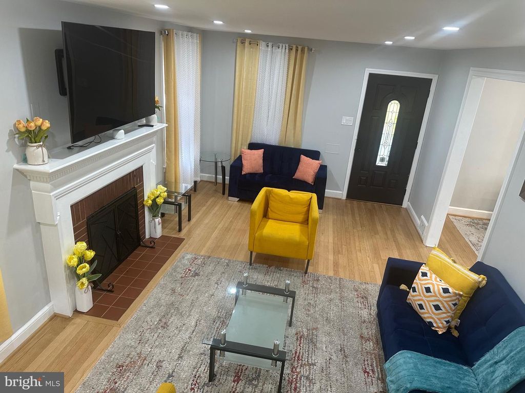 Image 17 of property listing at 806 SLIGO AVE, Silver Spring, MD 20910