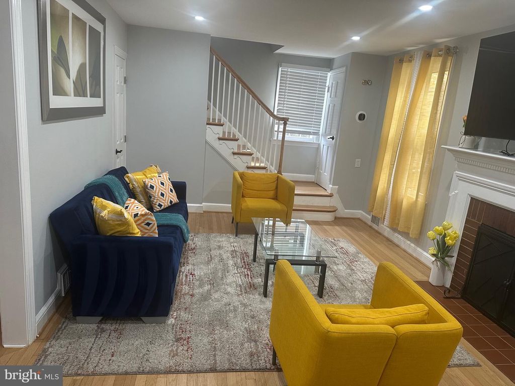 Image 2 of property listing at 806 SLIGO AVE, Silver Spring, MD 20910