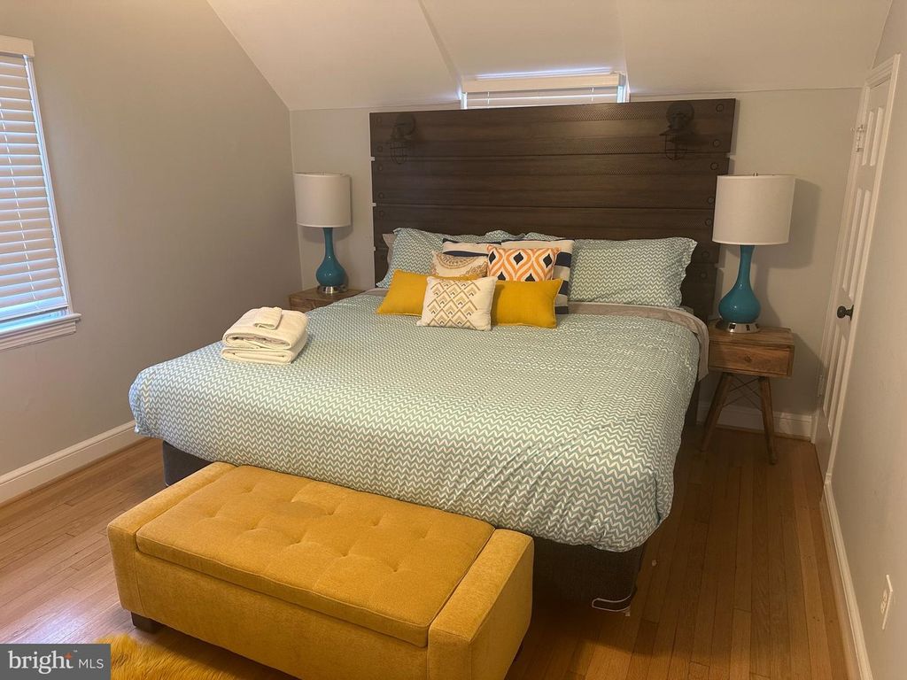 Image 20 of property listing at 806 SLIGO AVE, Silver Spring, MD 20910