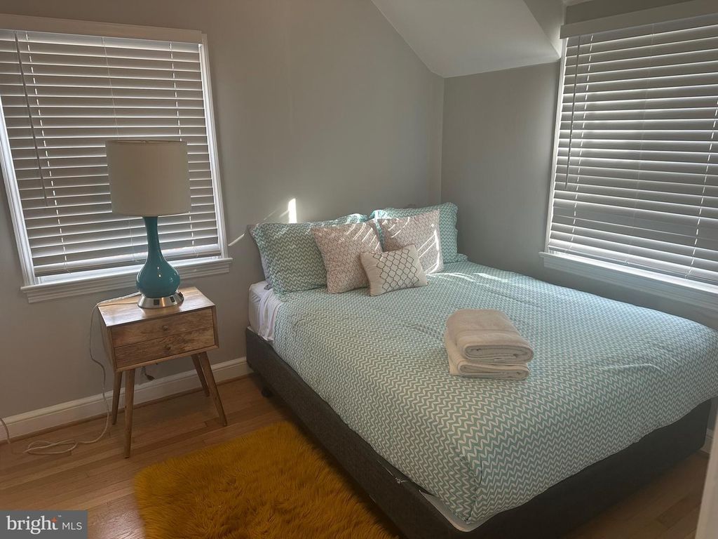 Image 21 of property listing at 806 SLIGO AVE, Silver Spring, MD 20910