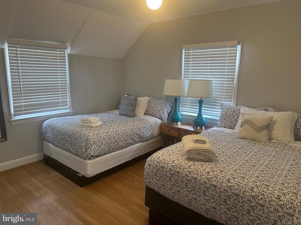 Image 22 of property listing at 806 SLIGO AVE, Silver Spring, MD 20910