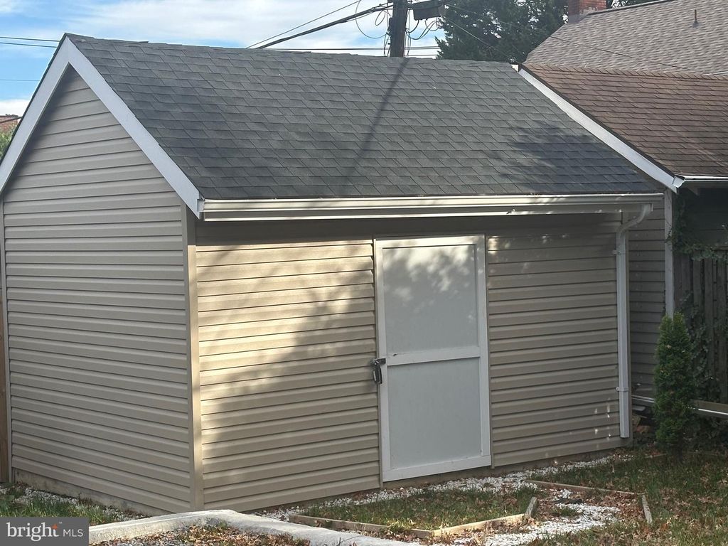 Image 31 of property listing at 806 SLIGO AVE, Silver Spring, MD 20910