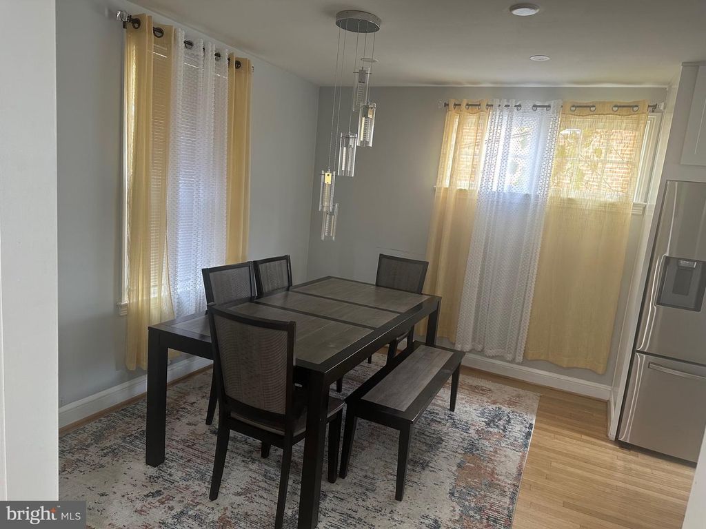 Image 4 of property listing at 806 SLIGO AVE, Silver Spring, MD 20910