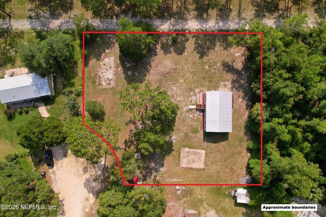 102 DALTON Court, Satsuma, FL 32189