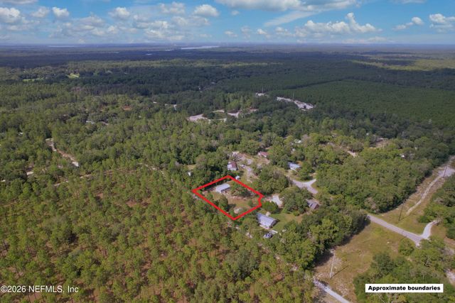 102 DALTON Court, Satsuma, FL 32189