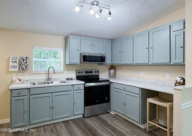 102 DALTON Court, Satsuma, FL 32189