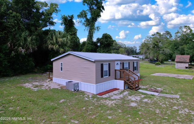 102 DALTON Court, Satsuma, FL 32189