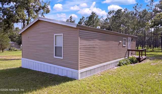 102 DALTON Court, Satsuma, FL 32189