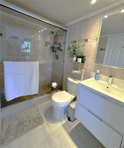 18000 N Bay Rd 603, Sunny Isles Beach, FL 33160