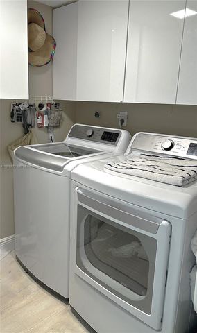 18000 N Bay Rd 603, Sunny Isles Beach, FL 33160