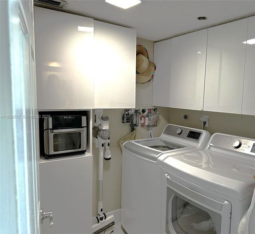 18000 N Bay Rd 603, Sunny Isles Beach, FL 33160