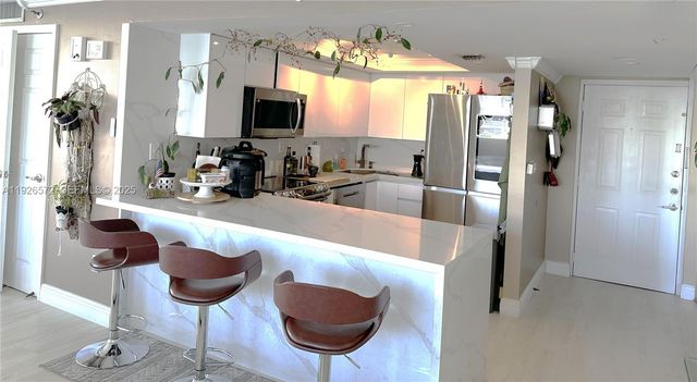 18000 N Bay Rd 603, Sunny Isles Beach, FL 33160